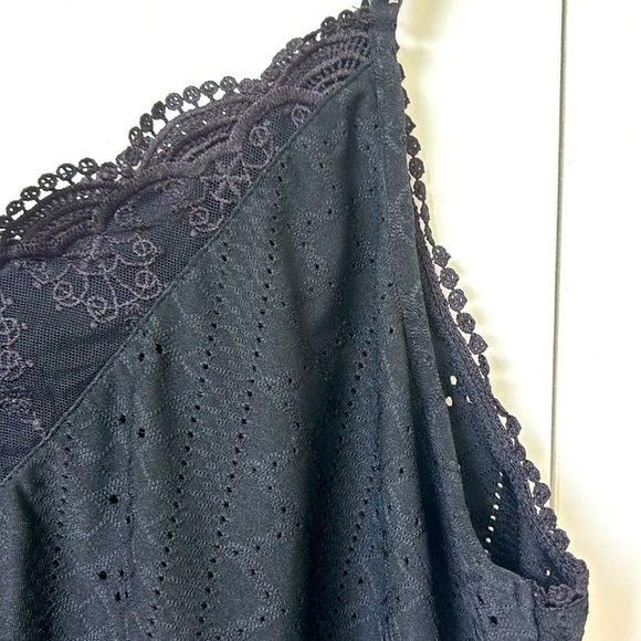 3/$15. SHEIN Curve Sleeveless Spaghetti Strap Tank Top. Size 1XL - Picture 5 of 7